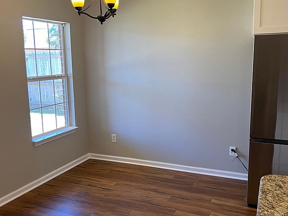 4th image of 1301 Dominoe Trl