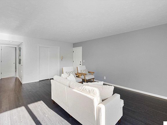 5th image of 12727 Woodcrest Plz #3-222