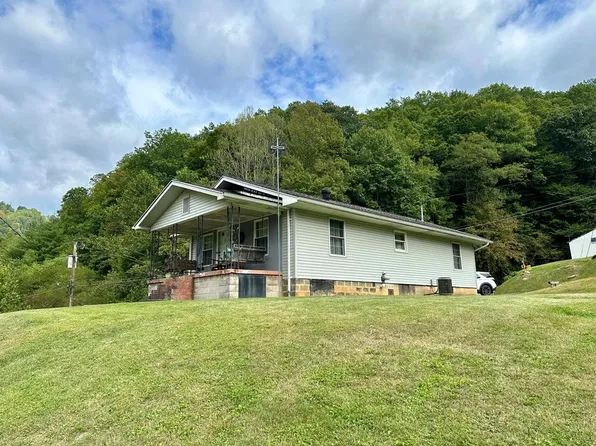 74 Koppers City Bottom Loop, Oceana, WV 24870