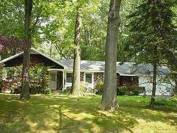 1st image of 24 Robin Ln