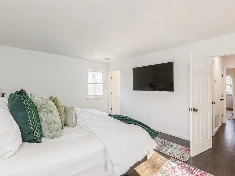 36 Roses Grove Rd — Photo 9