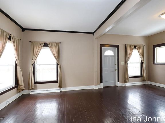 5th image of 1366 College Ave NE