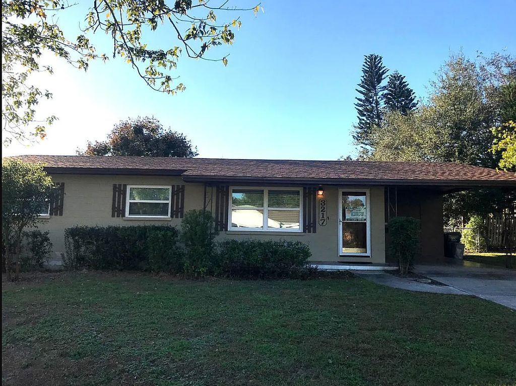 3217 Carleton Cir E - Property Image