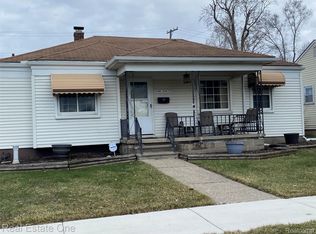 1772 Richmond Ave, Lincoln Park, MI 48146