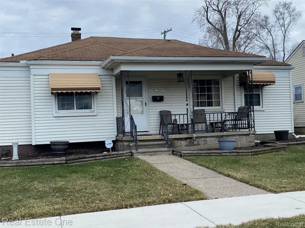 1772 Richmond Ave, Lincoln Park, MI 48146