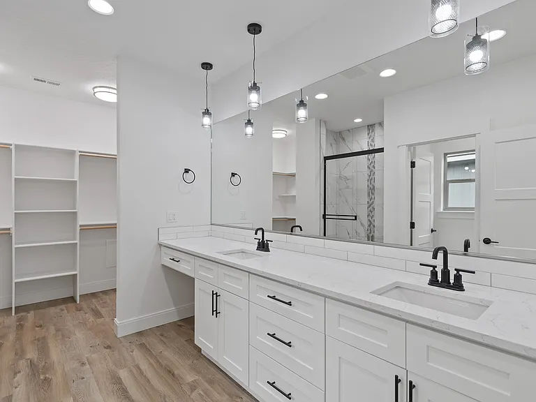 16501 N Columbus Dr — Photo 26