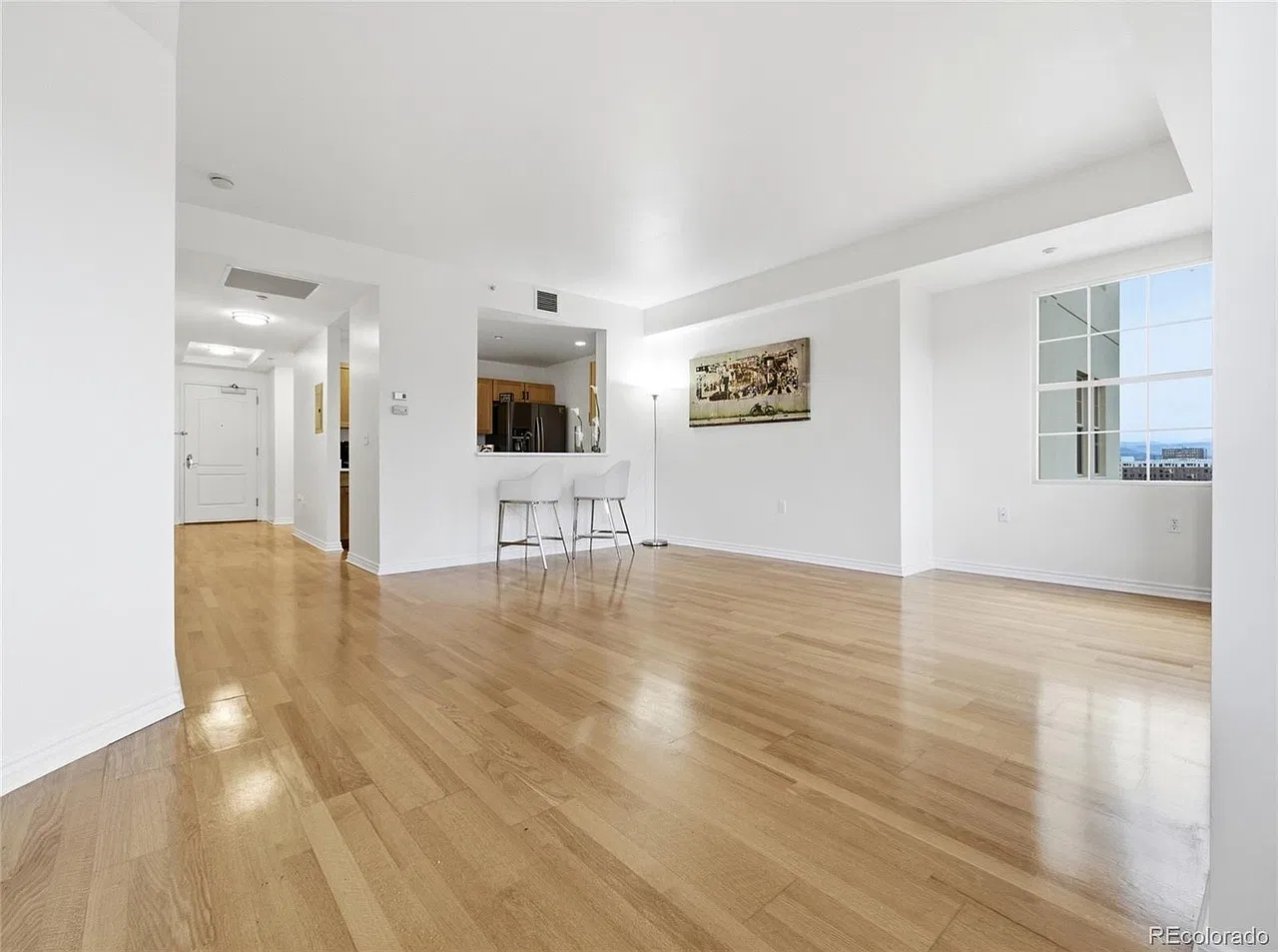 2 bed, 1027 sqft, $2,200 — Photo 4