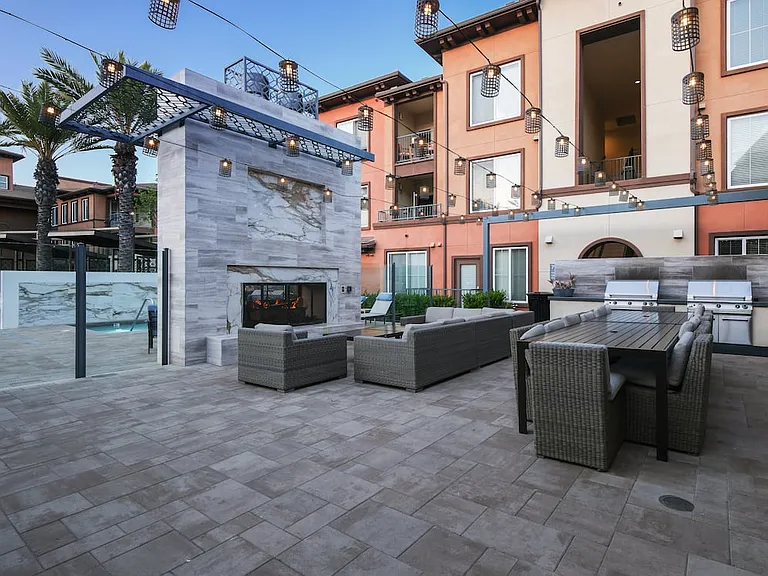 Outdoor lounge