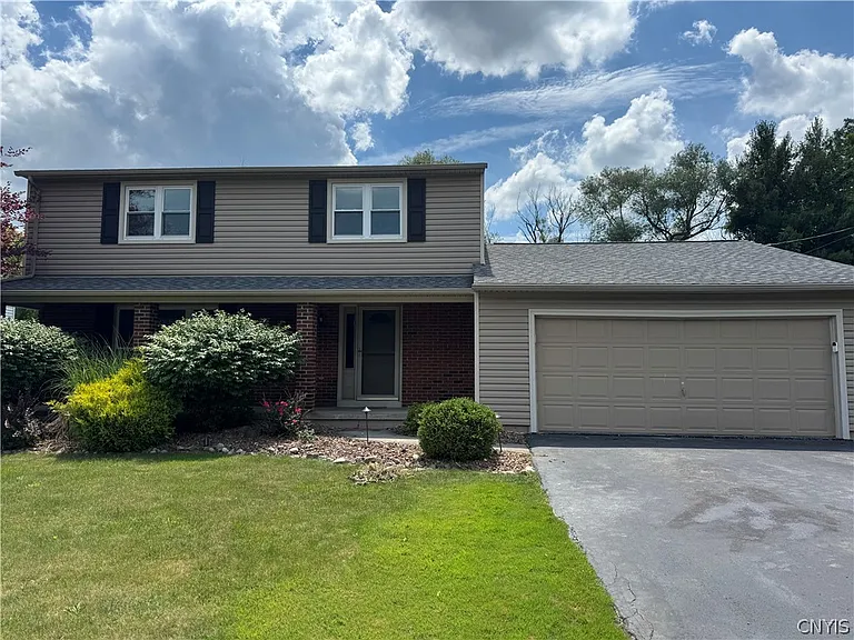 110 Lake Country Dr — Photo 2