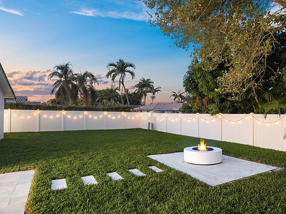 3rd image of 979 NW 8th Street