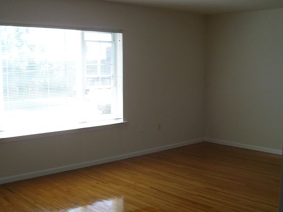 Living room/ Dining room 1