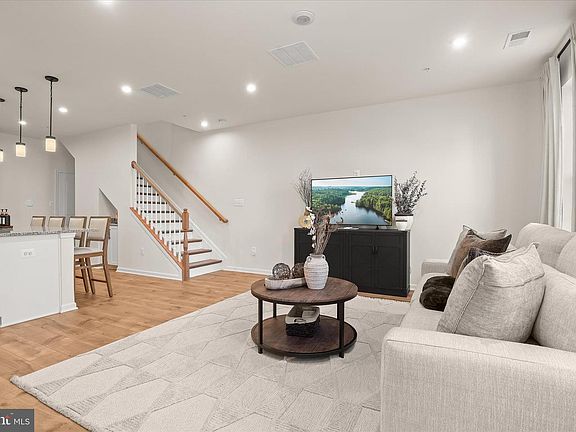 5th image of 9371 Seney Ln #515
