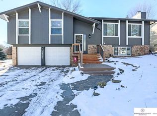 14705 Y Cir, Omaha, NE 68137