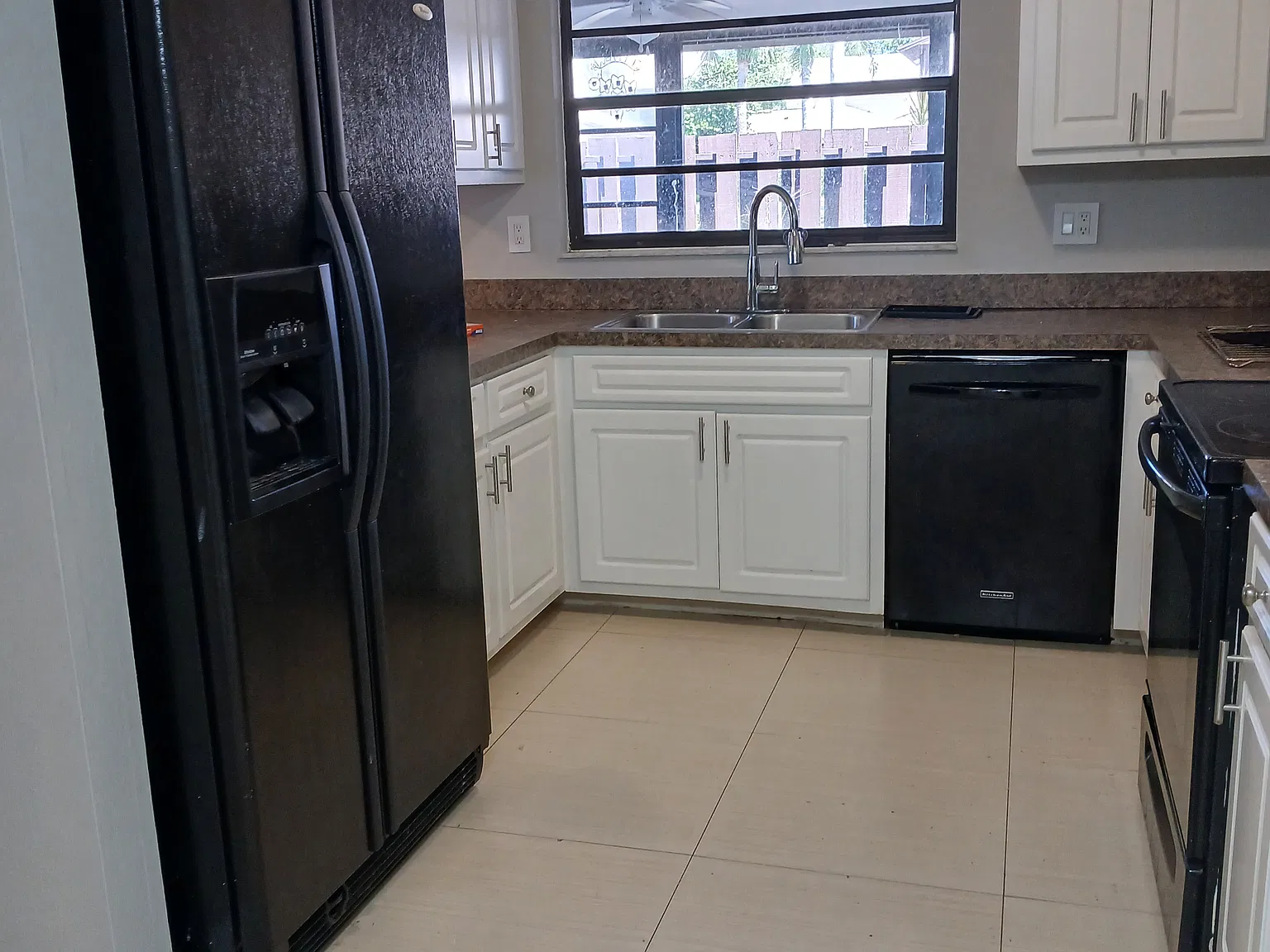 3 bed, 2.5 bath, 1475 sqft, $1,650 — Photo 3