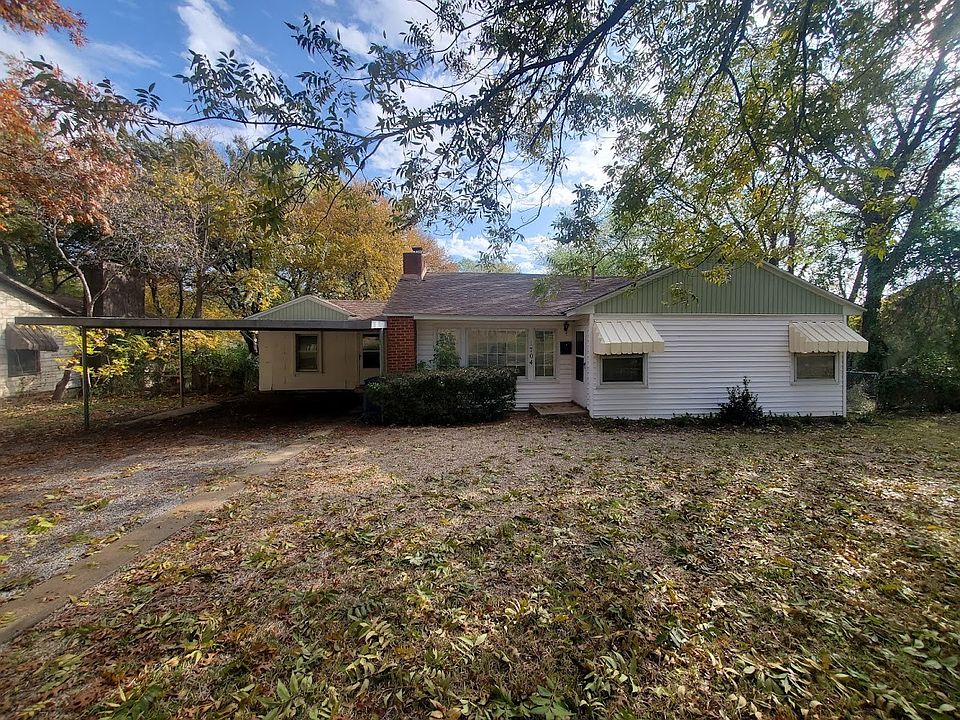 1st image of 1704 Brook Hollow Dr