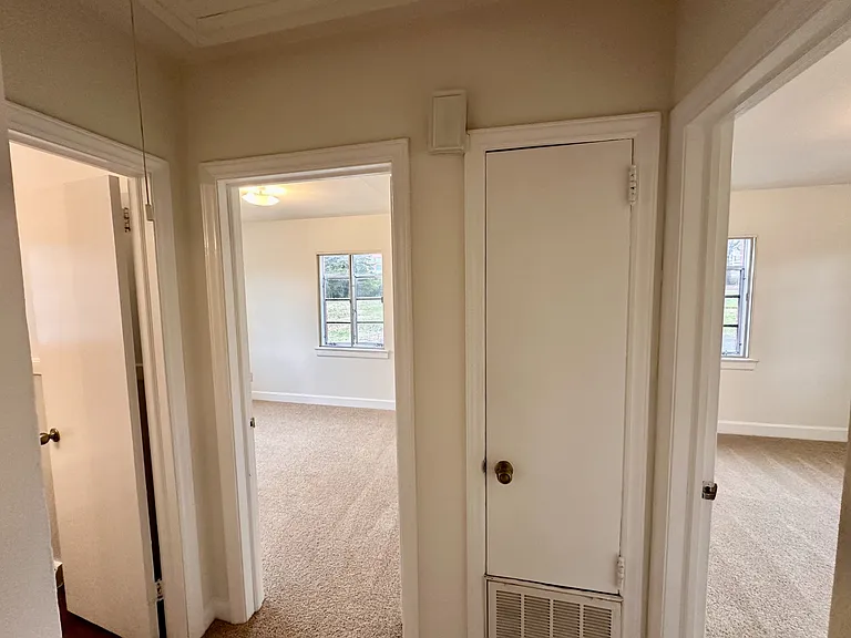 314 Elmhurst Rd — Photo 5