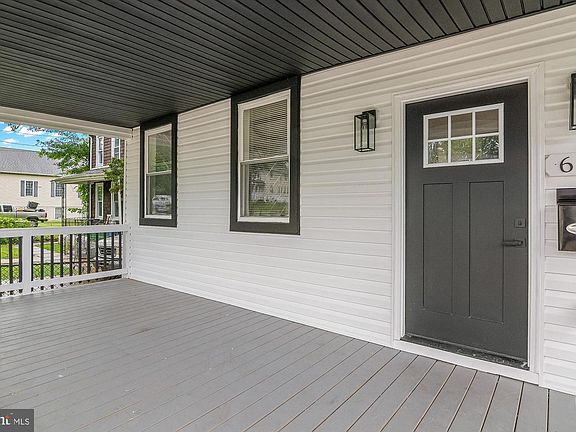 2nd image of 605 Woodbourne Ave