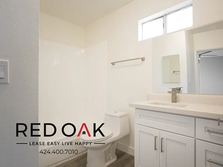 479 E 49th St #481-1/4 — Photo 11