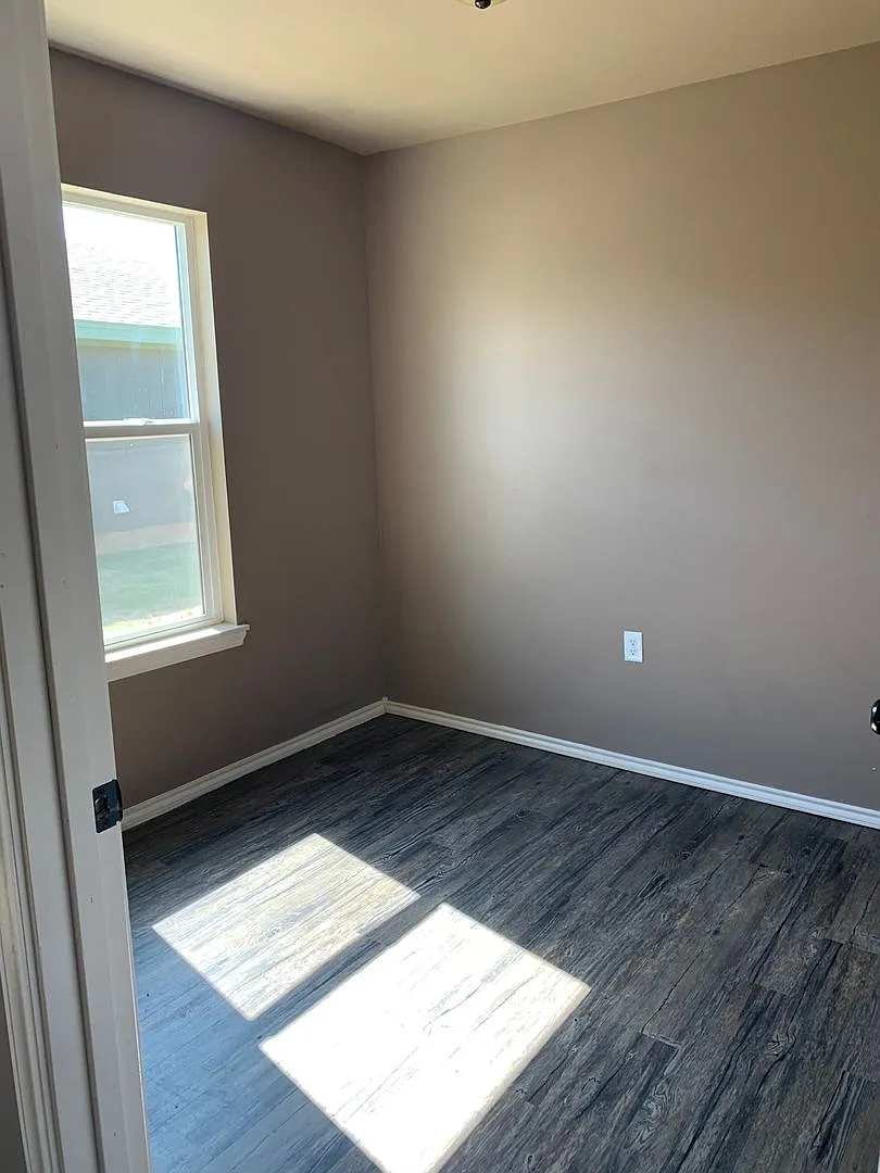 AHL 519 45th Street — Photo 3