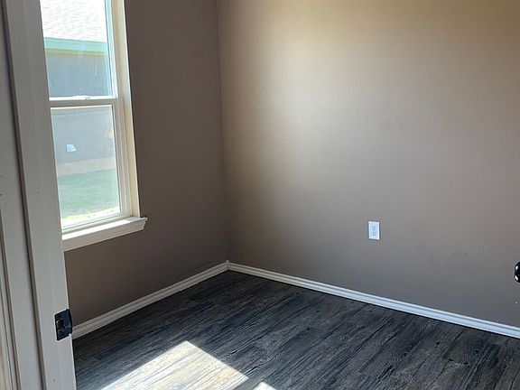 3rd image of 519 45th St #B