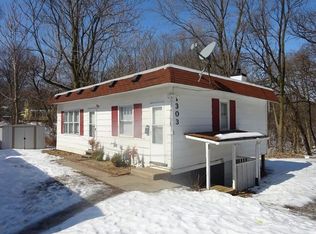 1303 43rd St, Rock Island, IL