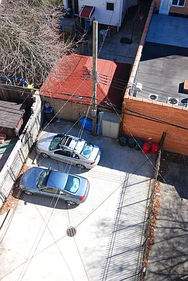 Sold by Momentum Real Estate LLC | media 21