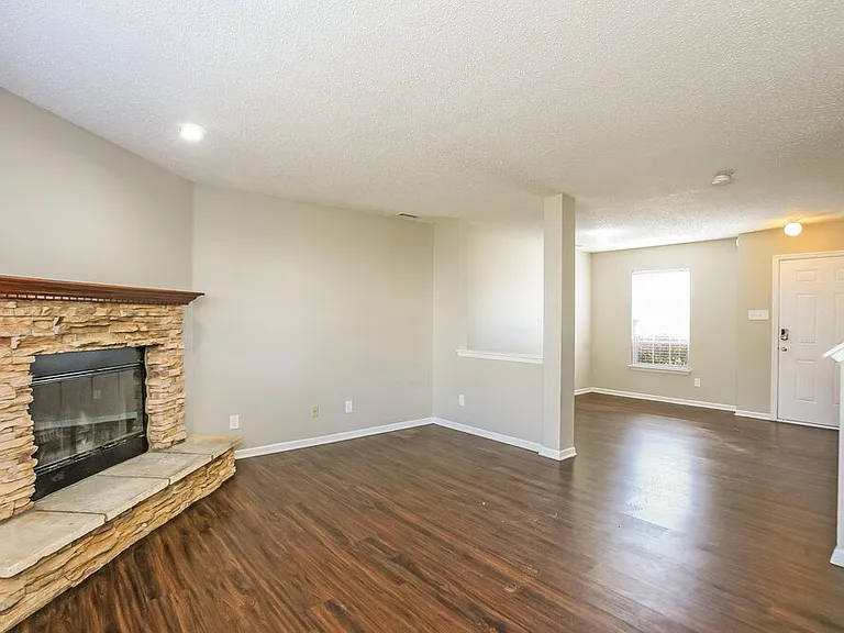 10834 Timothy Ln — Photo 6