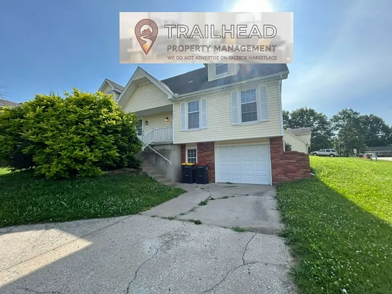 1323 Laurel St — Photo 1