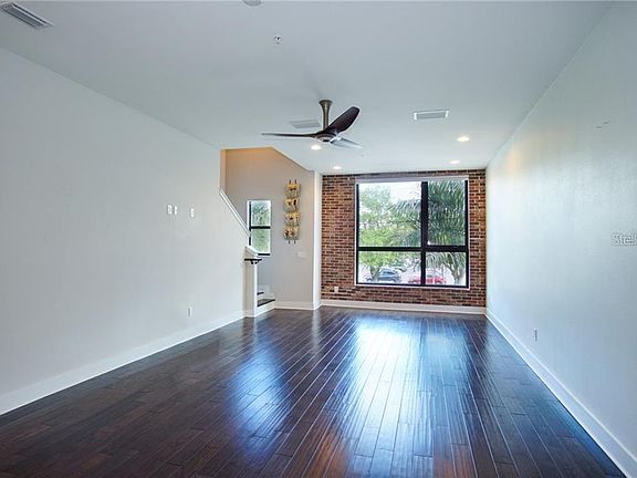 4th image of 814 2nd Ave N