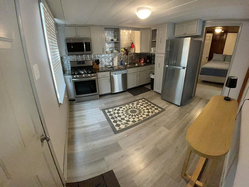 1st image of 607 1/2 Pine St