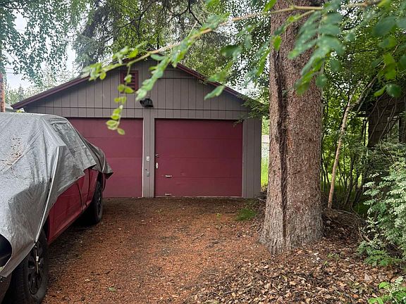 2nd image of 105 Rosella Ave