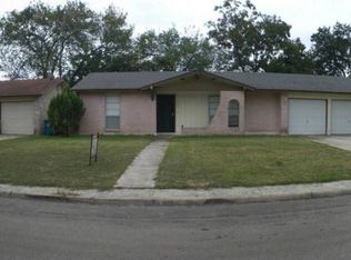 3215 Autumn Ln, Kirby, TX 78219