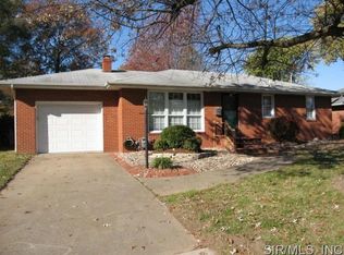 764 Berry Rd, Wood River, IL 62095