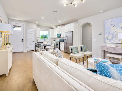 142 Volterra Ln, Dripping Springs, TX, 78620
