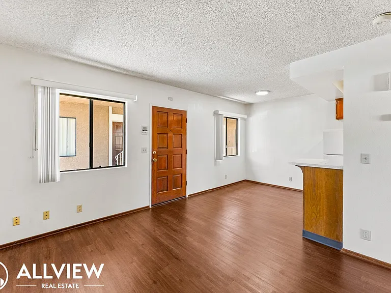202 East 16th Street — Photo 2