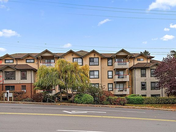 2nd image of 7 Gorge Rd W #202