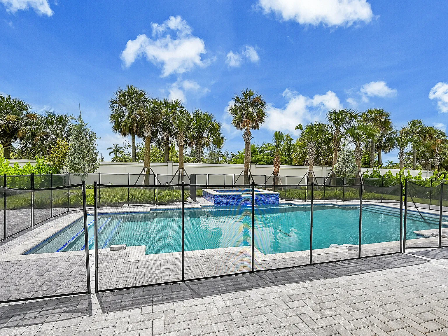 5 bed, 4.5 bath, 3953 sqft, $7,500 — Photo 2
