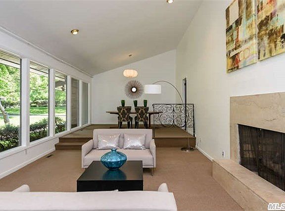 3rd image of 9 Whitney Cir