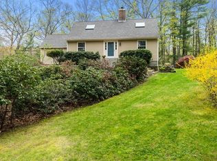 27 Newbury Rd, Ipswich, MA 01938