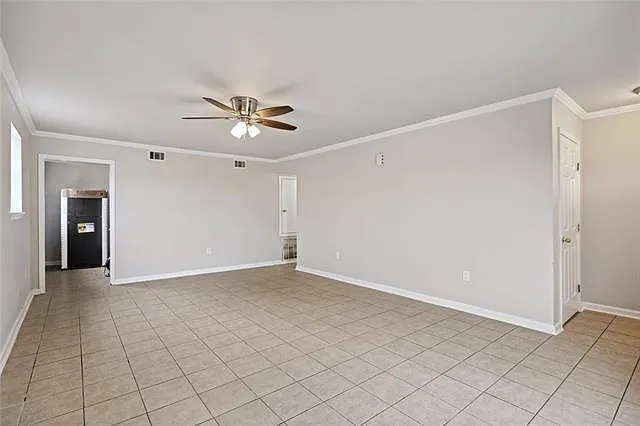 3 bed, 2.0 bath, 1300 sqft, $1,700 — Photo 3
