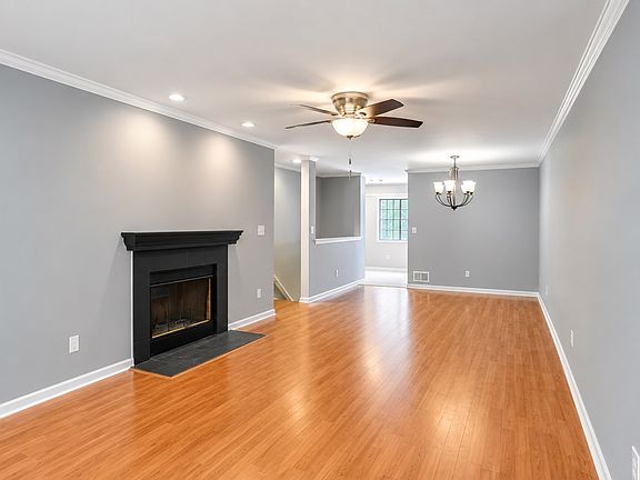 3rd image of 1806 Faulkner Ct