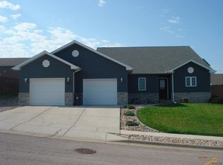 2945 Sourdough Rd, Rapid City, SD 57702