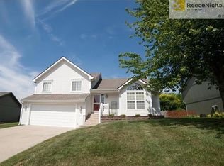 1116 Chestnut Ln, Liberty, MO 64068