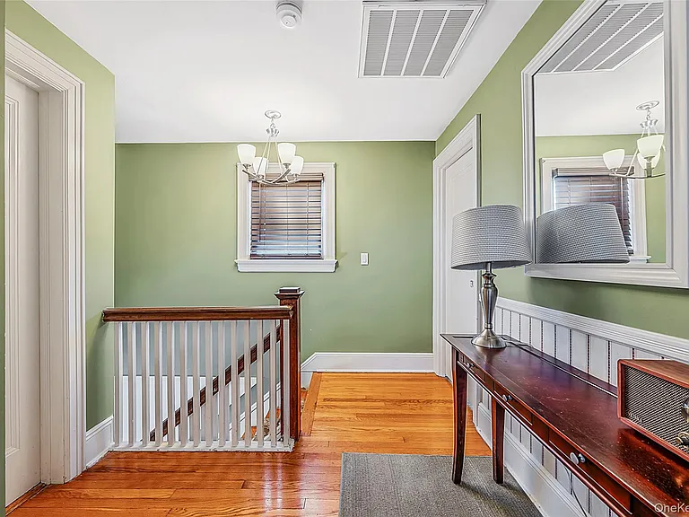 53 Mowbray Ave — Photo 13