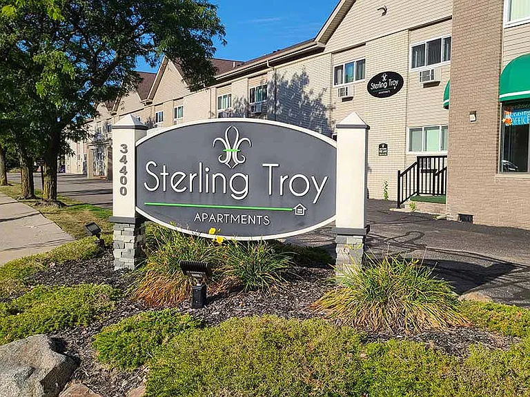 Sterling Troy Apartments — Photo 9