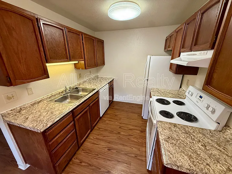 211 McCarrey St #2B — Photo 9