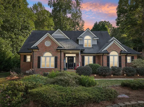 4809 Greenpoint Ln, Holly Springs, NC 27540