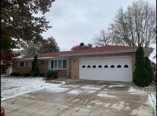 216 Gettysburg Dr, Canton, IL 61520