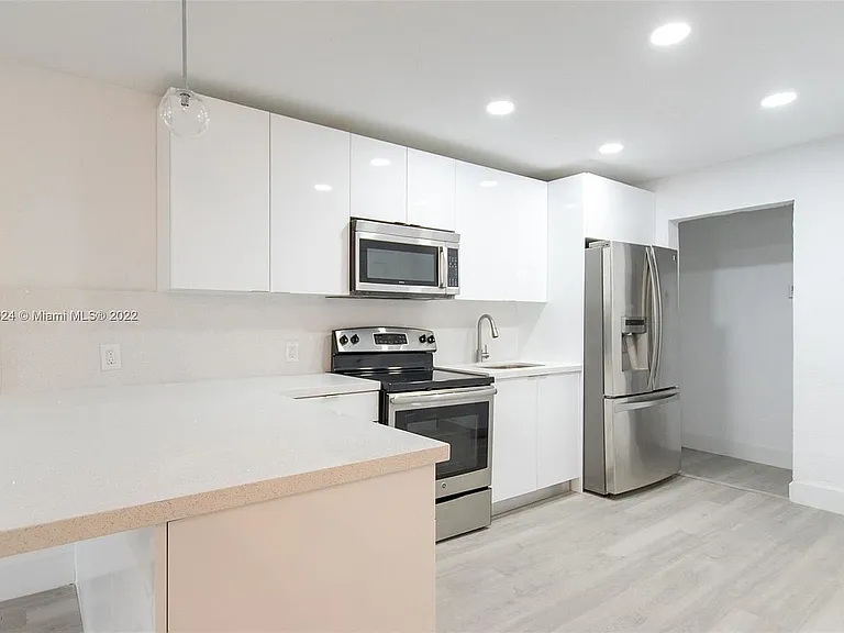 1435 NW 58th Ter — Photo 5