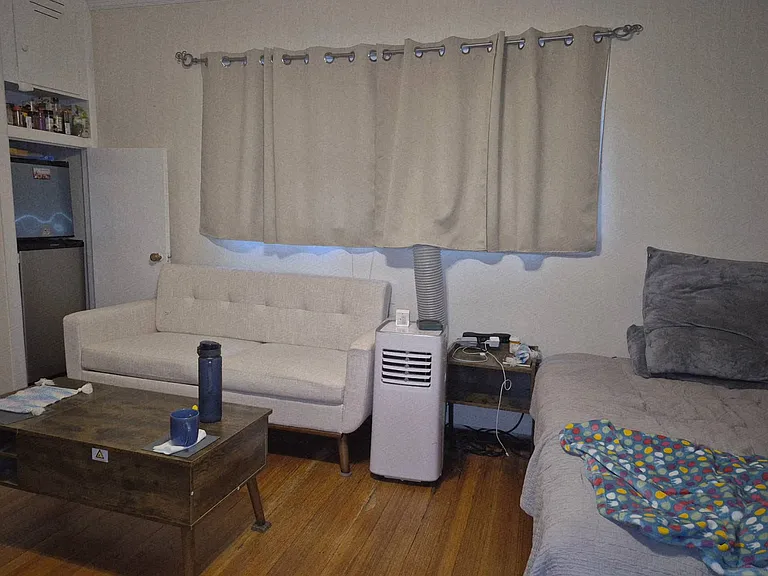 8 Denns Pl — Photo 3